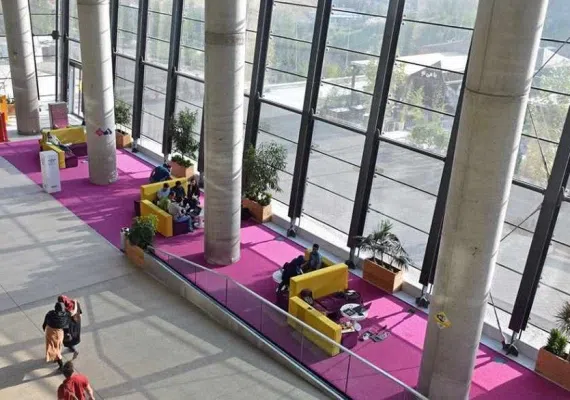 باغ کتاب تهران، بزرگترین کتاب فروشی جهان