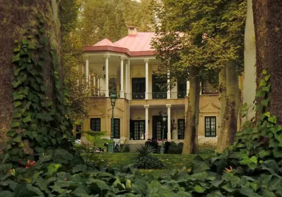 کوشک احمد شاهی تهران، عمارتی با شکوه