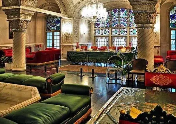 کاخ صاحبقرانیه تهران کجاست؟