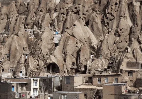 روستای کندوان، تنها روستای صخره ای و مسکونی جهان