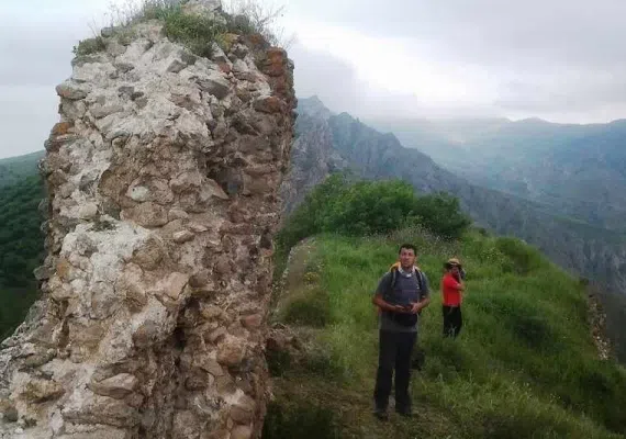 قلعه آوارسین خداآفرین