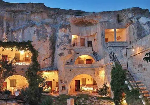 روستای کندوان، تنها روستای صخره ای و مسکونی جهان