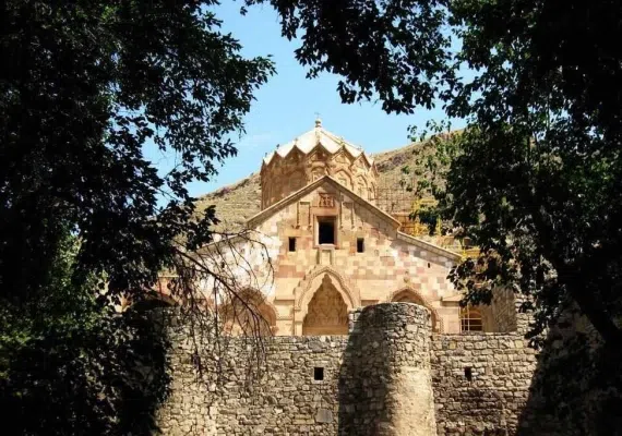 کلیسای سن استپانوس جلفا، عبادتگاهی زیبا در قلب کوهستان