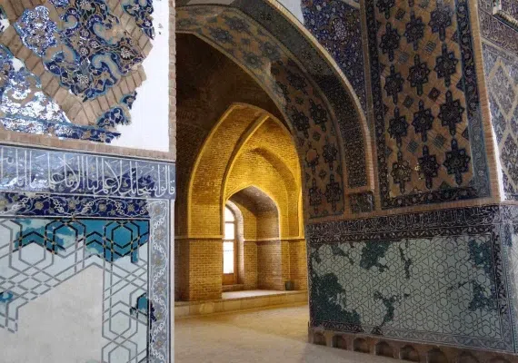 مسجد کبود تبریز، نگین لاجوردی ایران