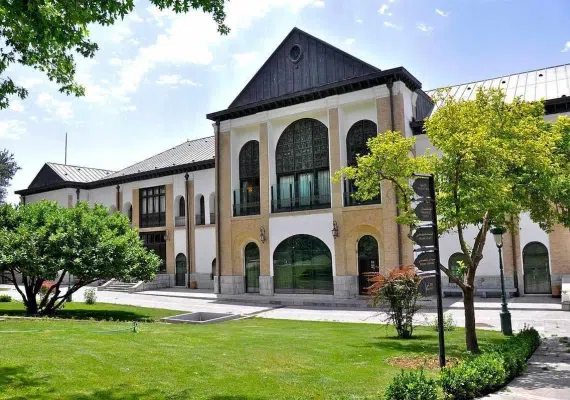 کاخ صاحبقرانیه، یادگاری قاجاری نیاوران