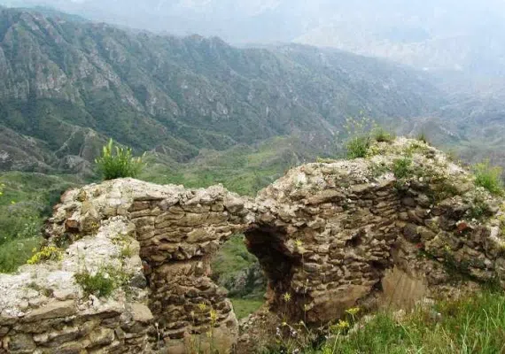 قلعه آوارسین خداآفرین