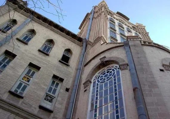 کاخ موزه شهرداری تبریز، کاخی در شهر نخستین ها