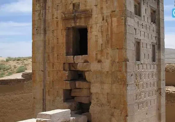 کعبه زرتشت در نقش رستم