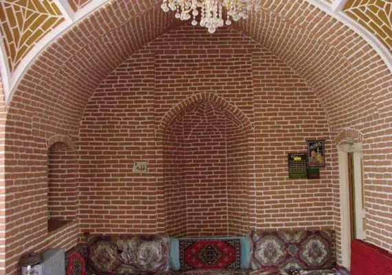 آرامگاه شیخ محمود شبستری