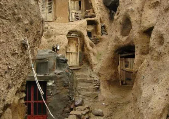 روستای کندوان، تنها روستای صخره ای و مسکونی جهان