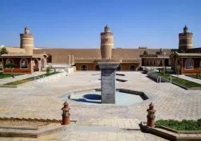 ارگ شیخ بهایی، هفت برج خارون