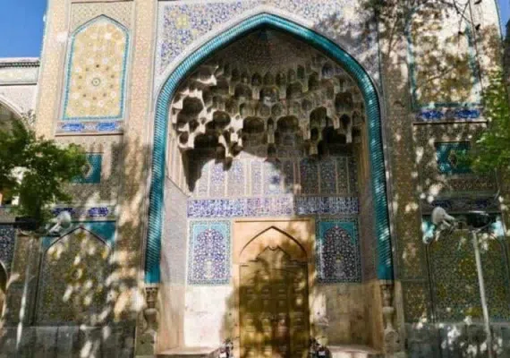 مدرسه چهار باغ اصفهان