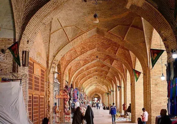 بازار خان در یزد، پویا و فعال