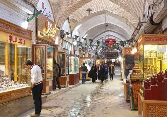 بازار خان در یزد، پویا و فعال