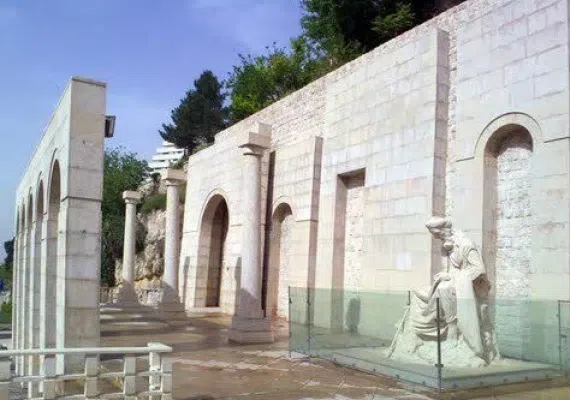 آرامگاه خواجوی کرمانی