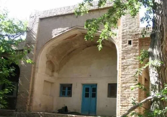 مدرسه علمیه درمیان