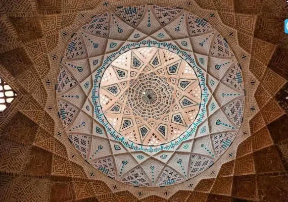 بازار خان در یزد، پویا و فعال