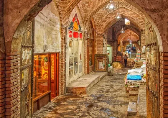 بازار خان در یزد، پویا و فعال