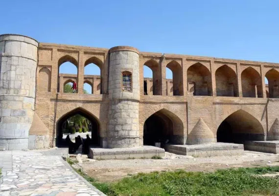 سی و سه پل اصفهان