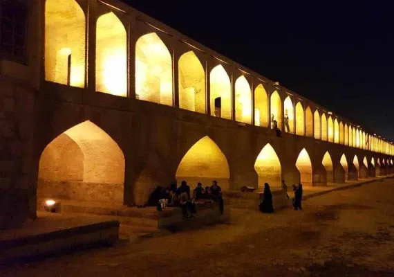 سی و سه پل اصفهان