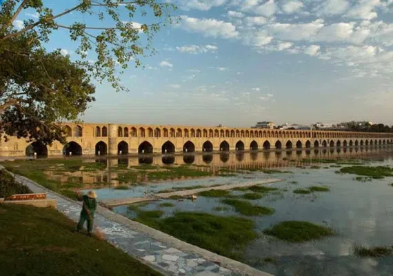 سی و سه پل اصفهان