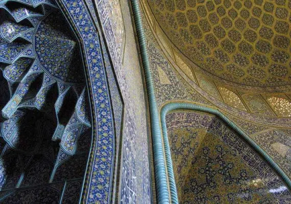 مدرسه چهار باغ اصفهان