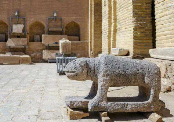 باغ و موزه سنگ هفت تنان شیراز