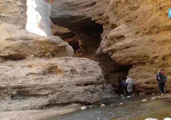 طاق شاه عباسی طبس