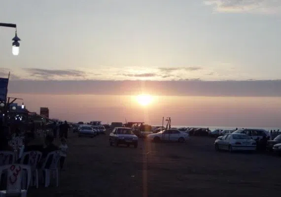 منطقه ساحلی حاجی بکنده کجاست