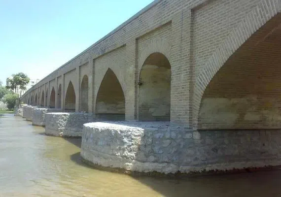 پل مارنان اصفهان، پل باستانی بر روی زاینده رود