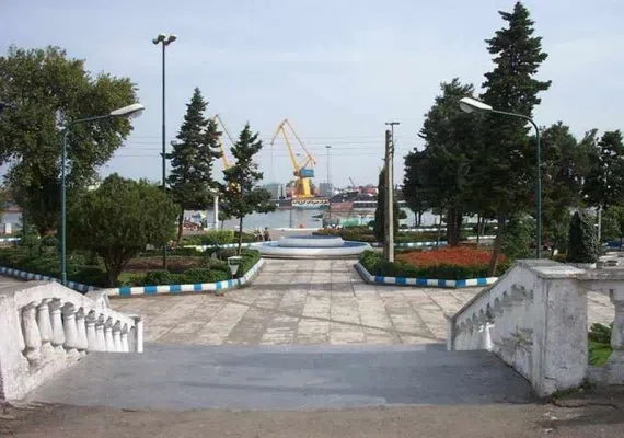 بلوار بندر انزلی