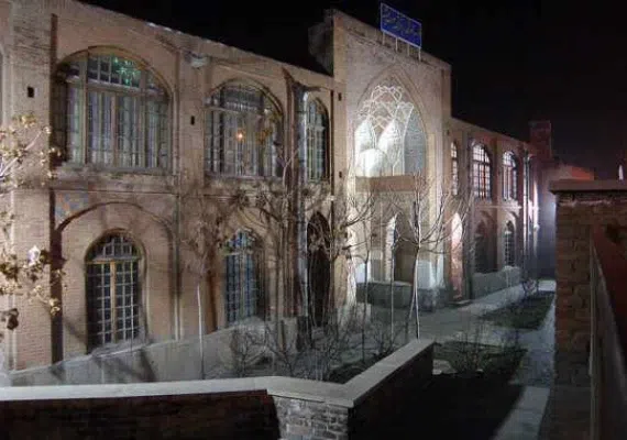 مدرسه کاسه گران اصفهان