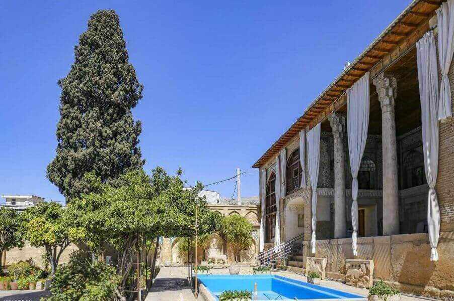 باغ و موزه سنگ هفت تنان شیراز