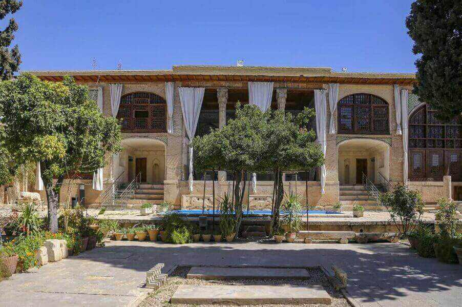 باغ و موزه سنگ هفت تنان شیراز