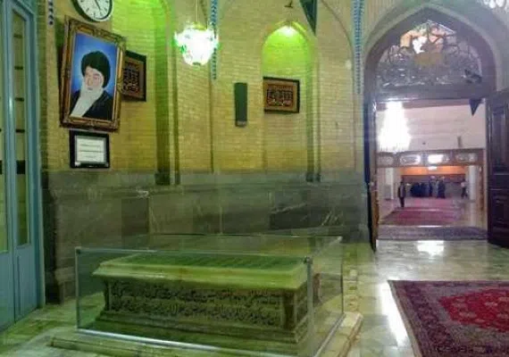 مسجد اعظم قم، صاحب عظیم ترین لوستر جهان