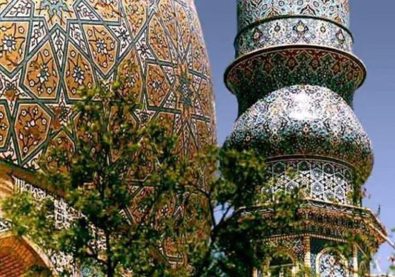 مسجد اعظم قم، صاحب عظیم ترین لوستر جهان