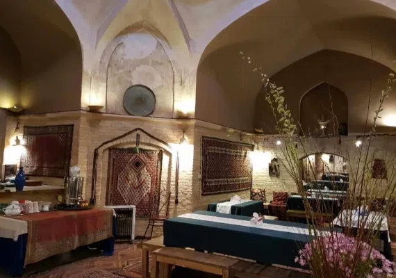 کاروانسرای زین الدین مهریز، نگینی بر انگشتر کویر