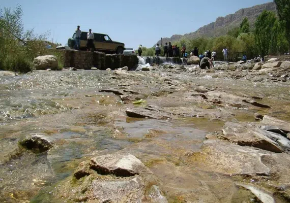 تنگ تیزاب کجاست