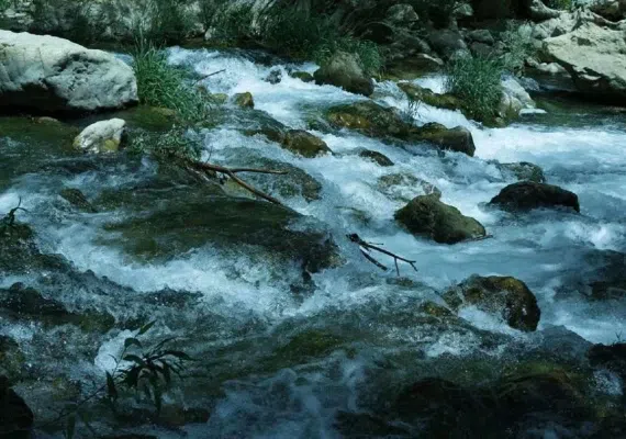 تنگ تیزاب کجاست