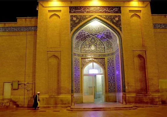 مسجد اعظم قم، صاحب عظیم ترین لوستر جهان