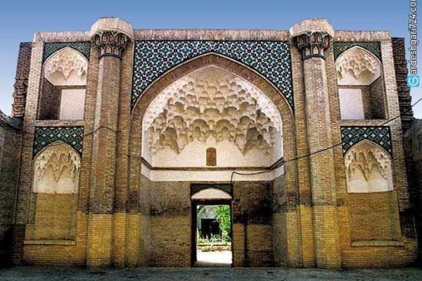 مدرسه جهانگیرخان، نماد تمدن ایران زمین