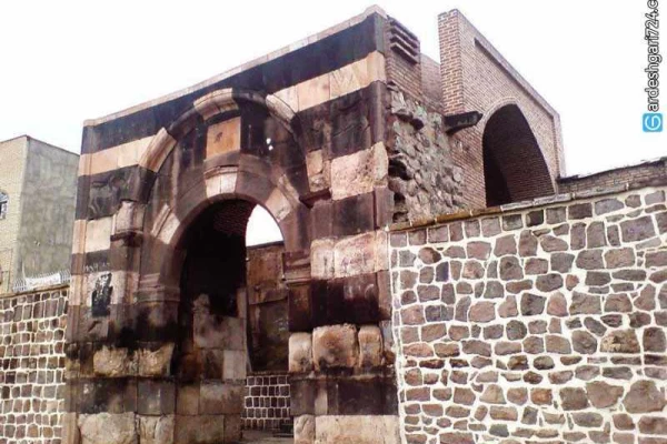 دروازه سنگی خوی