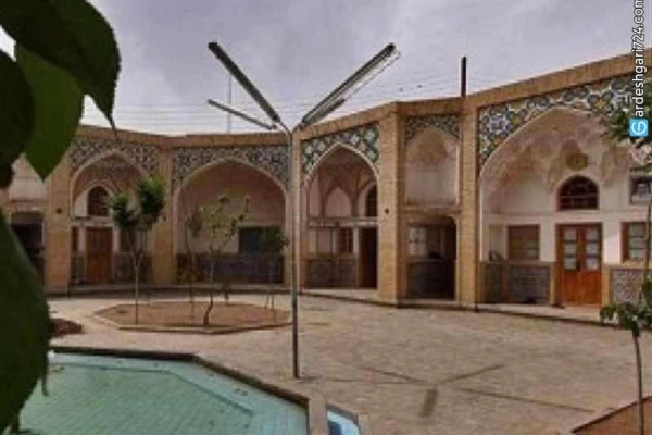 مدرسه جهانگیرخان، نماد تمدن ایران زمین