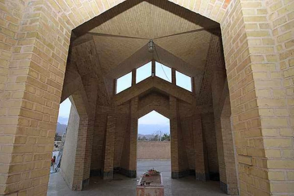 آرامگاه میرزا احمد نی ریزی