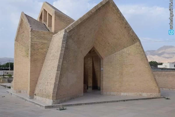 آرامگاه میرزا احمد نی ریزی