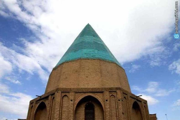 گنبد سبز قم کجاست؟