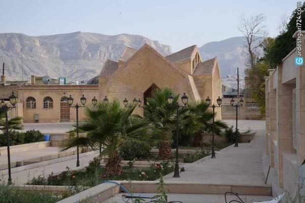 آرامگاه میرزا احمد نی ریزی