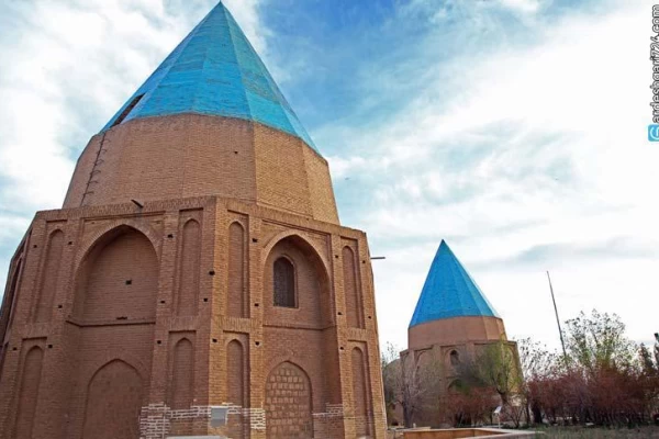 گنبد سبز قم کجاست؟