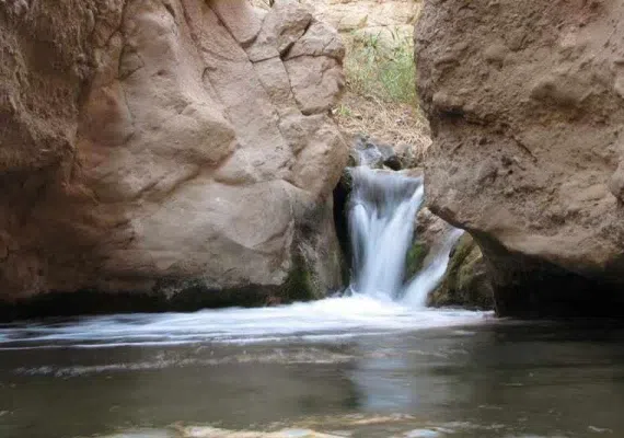 آبشار زیبای نوقاهان