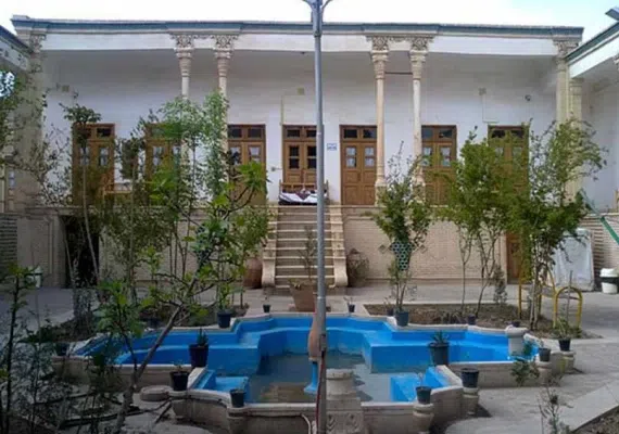 موزه هنرهای سنتی، گوشه ای از هنرمندی هنرمندان ایرانی